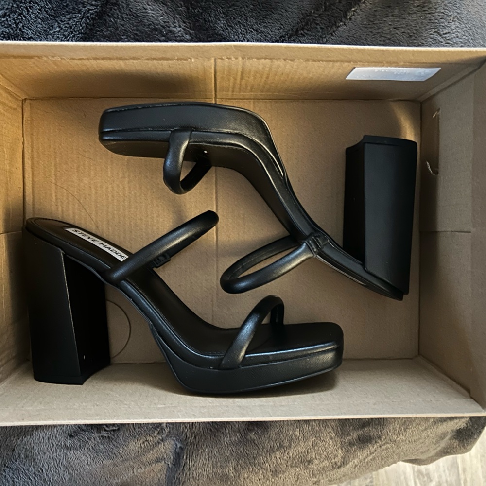 Steve Madden sandals